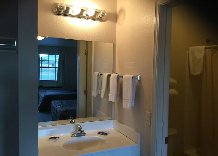 Americana Inn