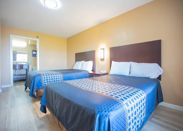 The Crossroads Hotel And Suites Irving
