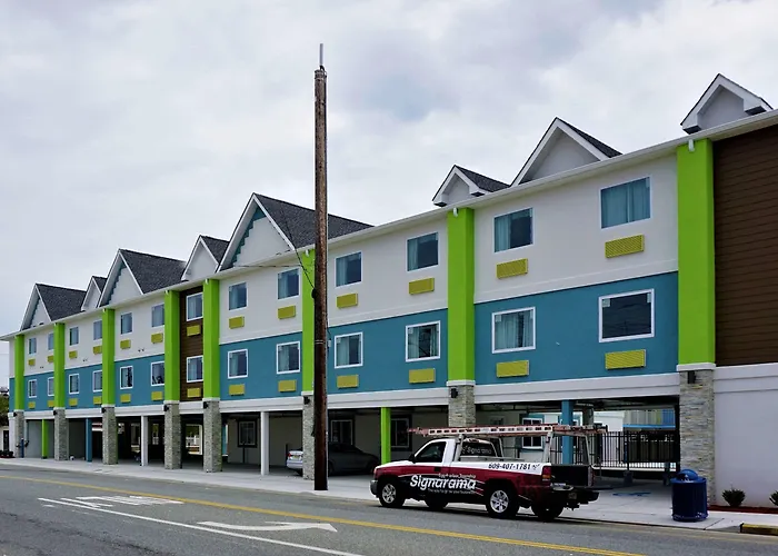 The Waves Hotel, An Ascend Collection Hotel