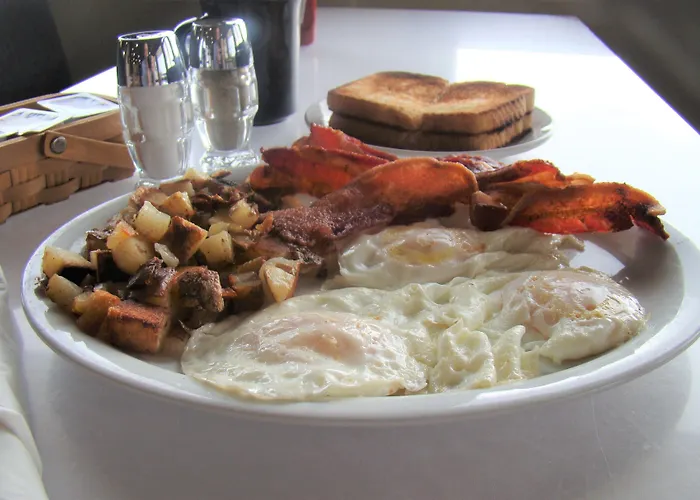 Baraga Lakeside Inn