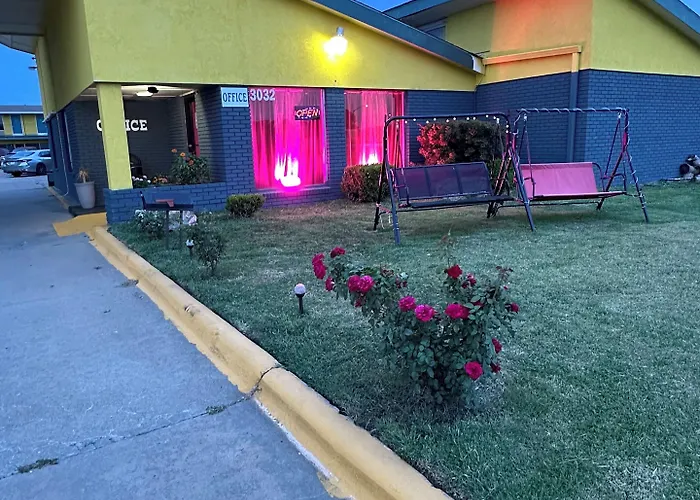 Travel Inn & Suites