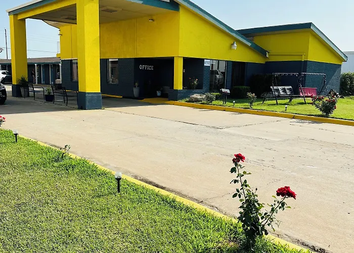 Travel Inn & Suites