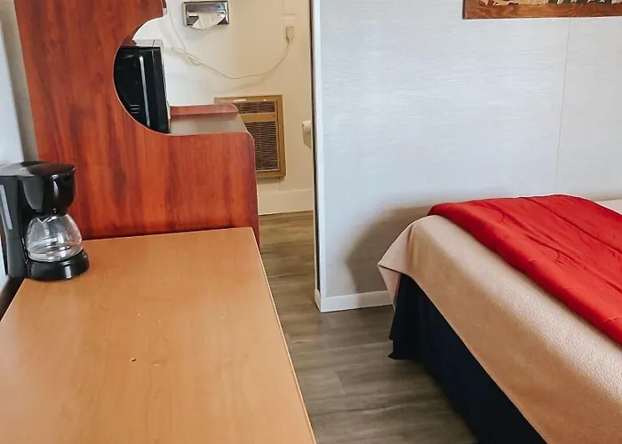 Redwood Motel