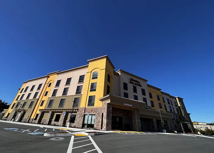 Hampton Inn & Suites Marina