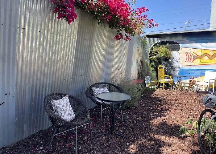 B-Love'S Guest House