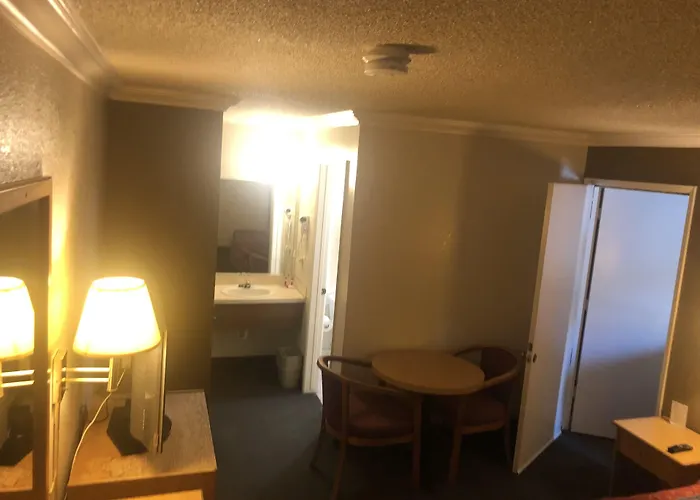 National 9 Inns