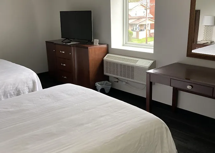 Elker Inn & Suites