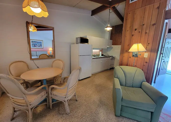 Tropical Marina & Resort On Lake Beresford