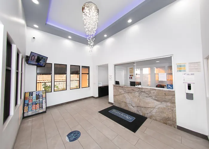 Travelodge Inn & Suites By Wyndham West Covina