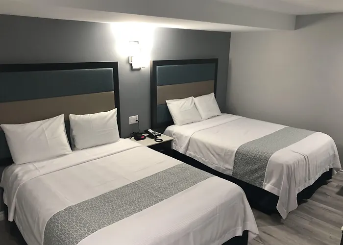 Travelodge Inn & Suites By Wyndham West Covina