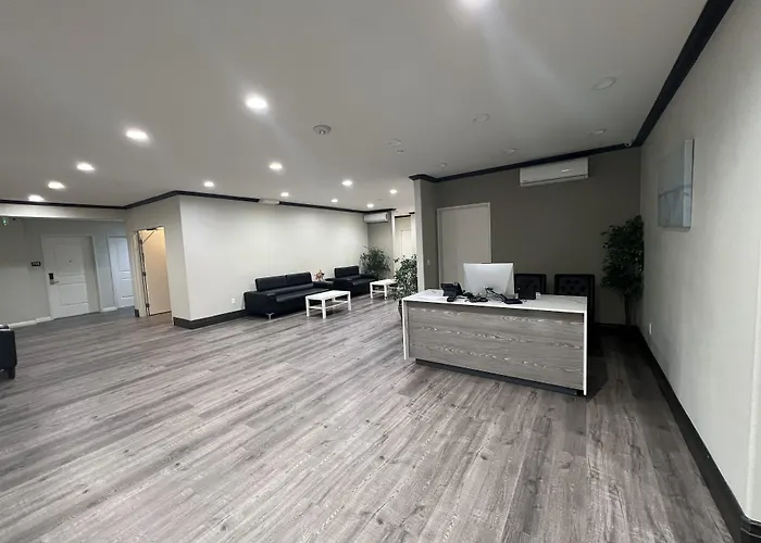 Aspire Inn & Suites Orange