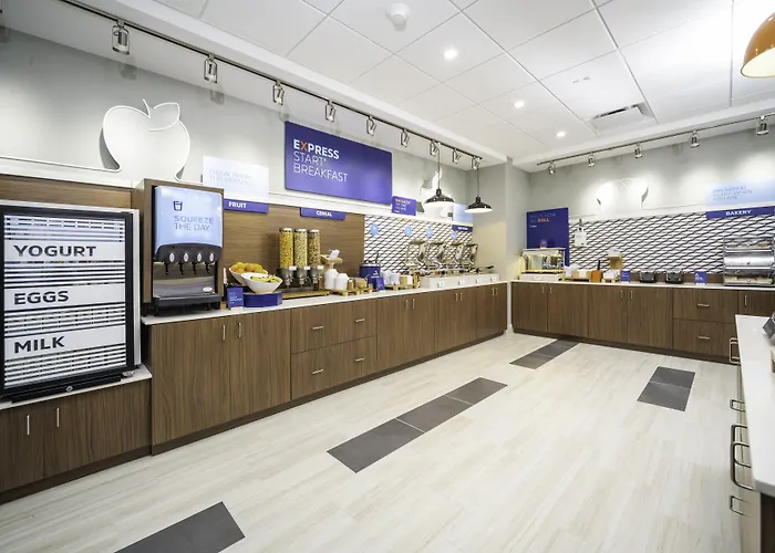 Holiday Inn Express & Suites - Fort Myers Airport By Ihg
