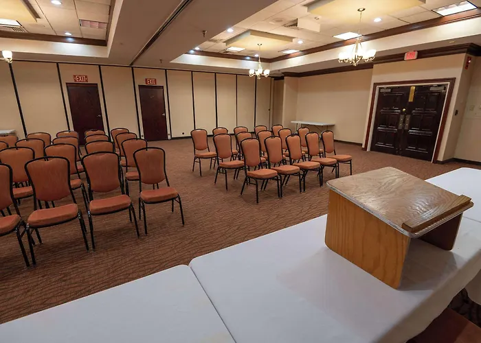 Quality Inn & Suites Downtown Mansfield