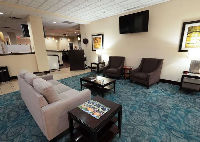 Quality Inn & Suites Downtown Mansfield