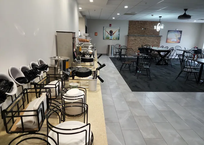 La Quinta Inn & Suites By Wyndham Lake George