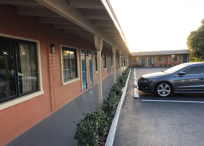 Ocala Cove Motel