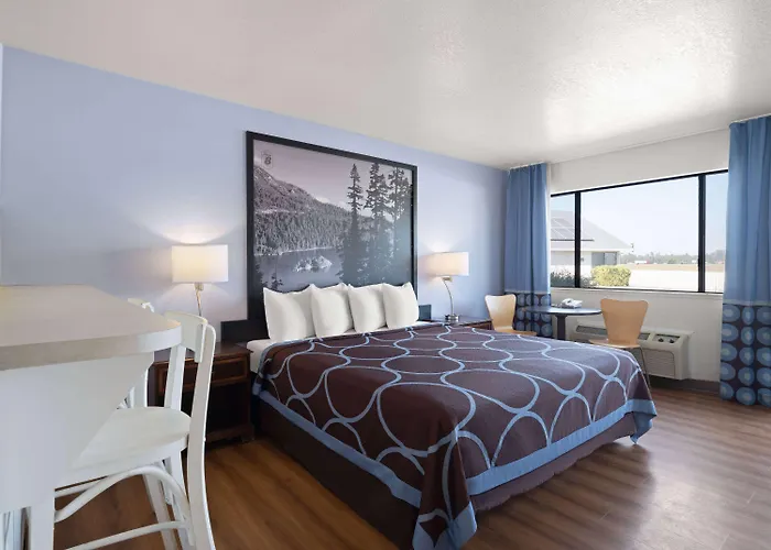 Super 8 By Wyndham Dunnigan