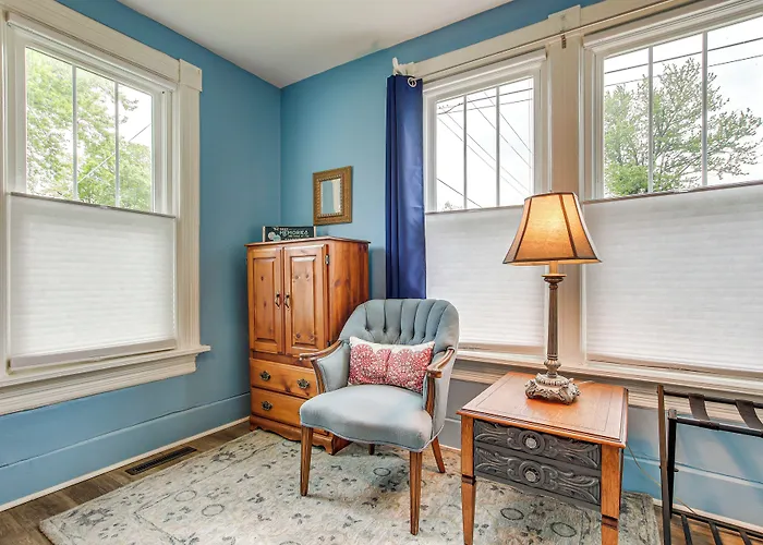 Lavish House W/ Patio - 2 Blocks To Green Lake!