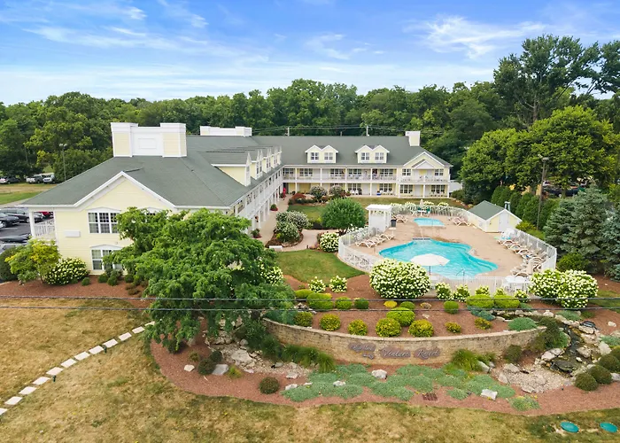 Kelleys Island Venture Resort