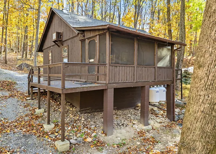 Cozy W Fire Pit Grill Deck Screened Porch Wifi