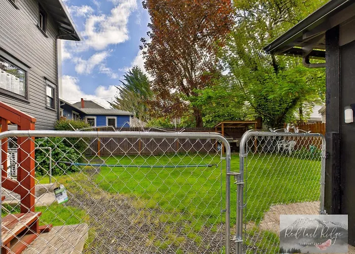 Ac! Family Space-Retro Home In Historic Albany