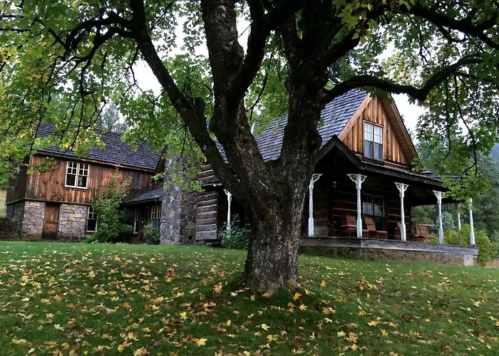 Charming Log Cabin Rental With Outdoor Grill Near Gifford Pinchot National Forest