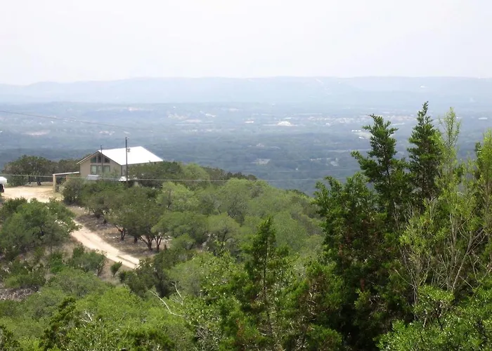 Pet-Friendly Cabin Rental For Two In Pipe Creek, Texas