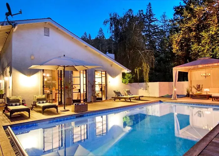 Elegant Kenwood Accommodation With A Pool Ideal For Luxury Sonoma County Getaways