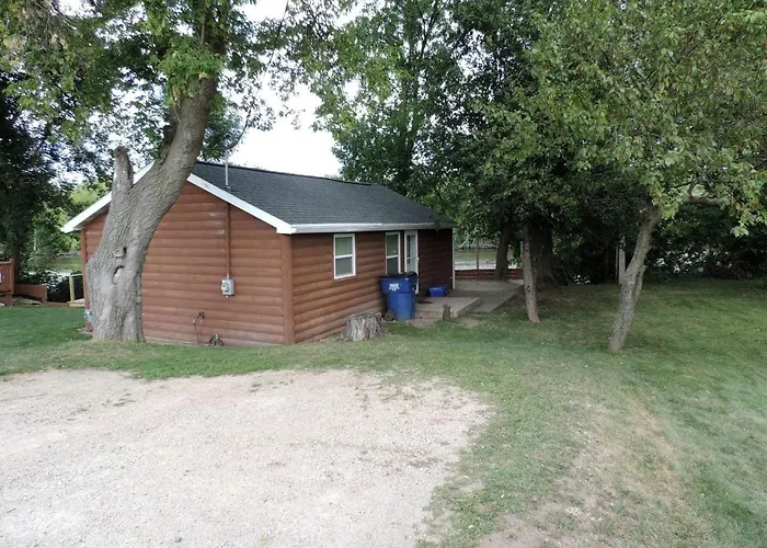 Rustic Cabin Rental Along The Wolf River In Fremont, Wisconsin