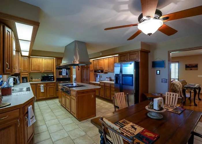 Rural Cabin Rental Near Madison River In Ennis, Montana