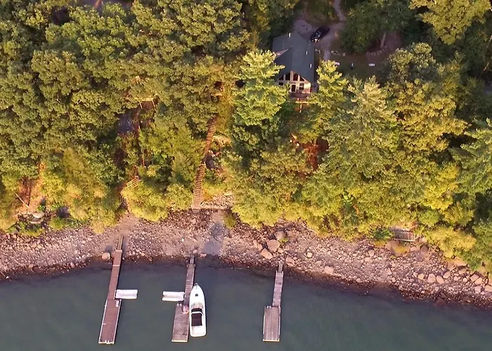 Lakefront Vacation Rental With Superb Views Over Lake Wallenpaupack In Hawley, Pennsylvania