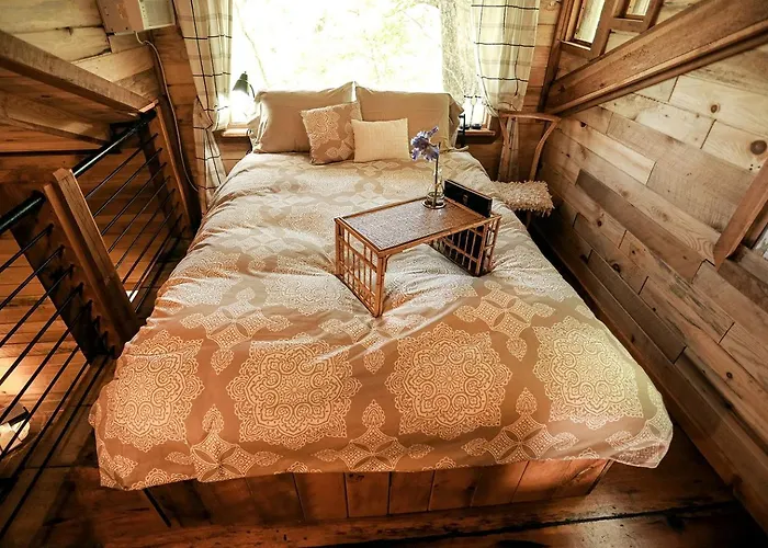 Luxury Cabin For Two With Beautiful River Views Near Knoxville