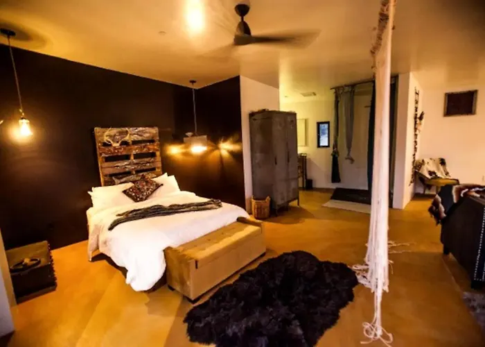 Stunning Lone Pine Accommodation For Romantic Getaways In California
