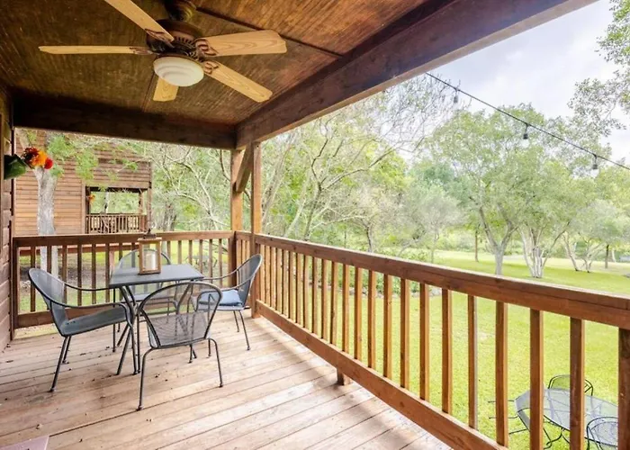 Sweet Cabin Rental For Family-Friendly Getaway Near New Braunfels, Texas