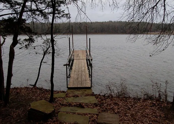 Lakefront Cabin Getaway With Firepit Near Ozark National Forest In Scranton, Arkansas