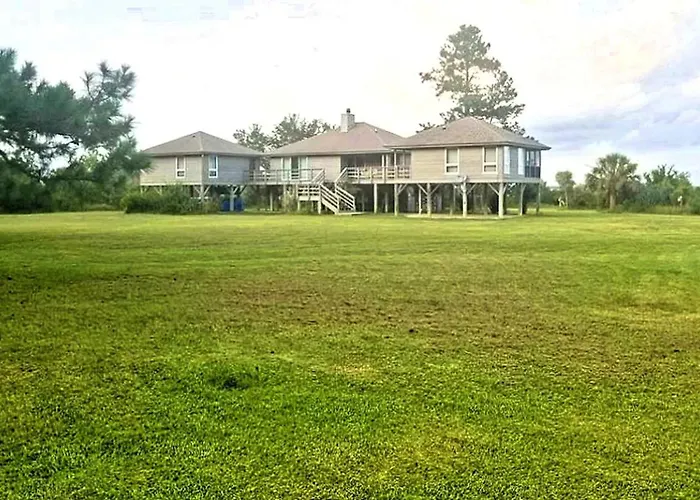Waterfront Vacation Rental With A Hot Tub And Dock On Edisto Island, South Carolina