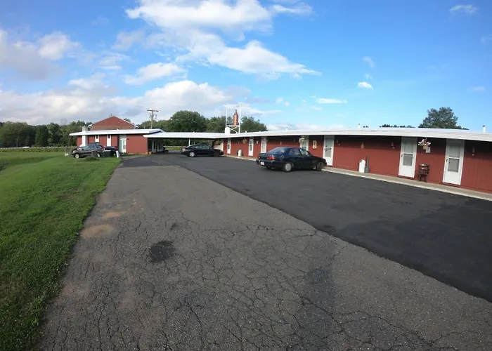 Copper Lantern Motor Lodge