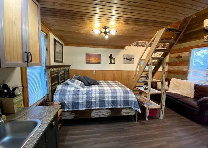Rustic Texas Hill Country Vacation Rental With A Fire Pit