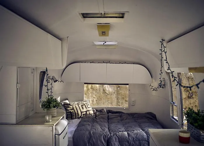 Secluded Pet Friendly Airstream In Calabasas, California
