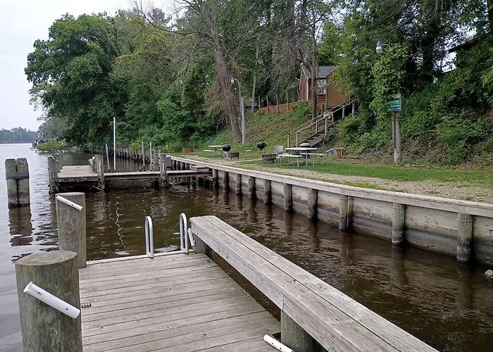 Cozy Riverside Cabin Rental With Fishing Access On Wolf River, Wisconsin