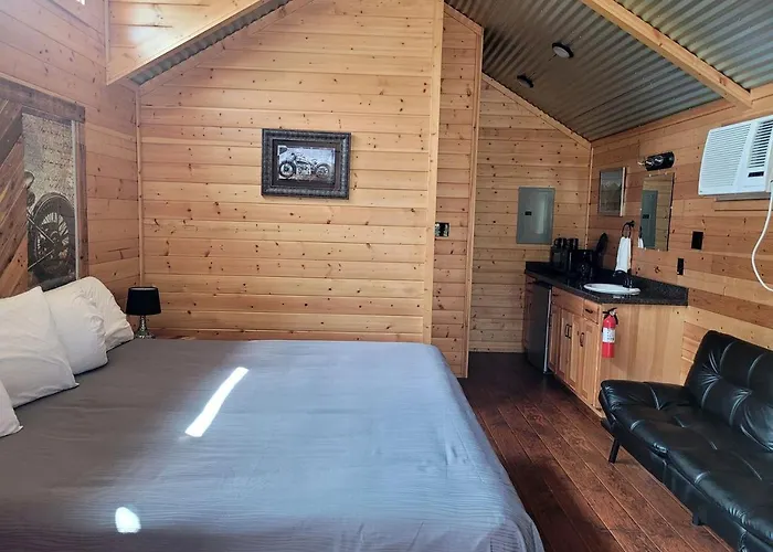 Group 08) Cabin #8