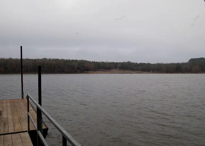 Lakefront Cabin Getaway With Firepit Near Ozark National Forest In Scranton, Arkansas