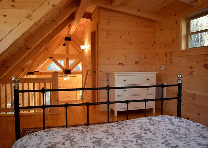 Beautifully Equipped Cabin For Luxury Getaway Near Asheville, North Carolina