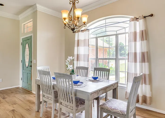 < 1 Mi To Oak Tree National: Cozy Getaway!