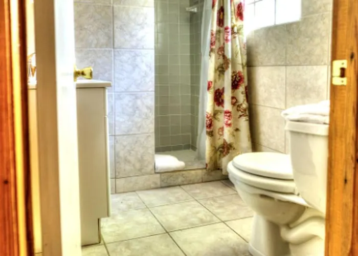 Luxurious And Modern One-Bedroom Cabin Rentals For Two In Somerset, Kentucky