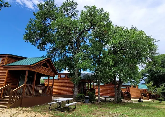 Group 08) Cabin #8