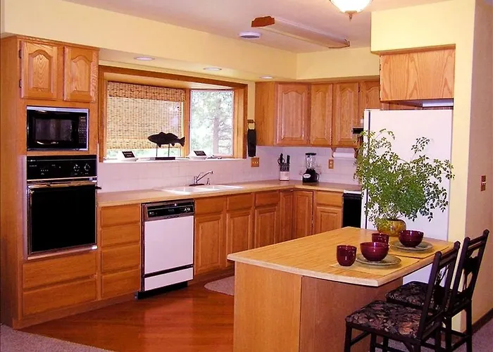 Secluded Cabin Rental With 20 Acres Of Private Forest Near Missoula, Montana