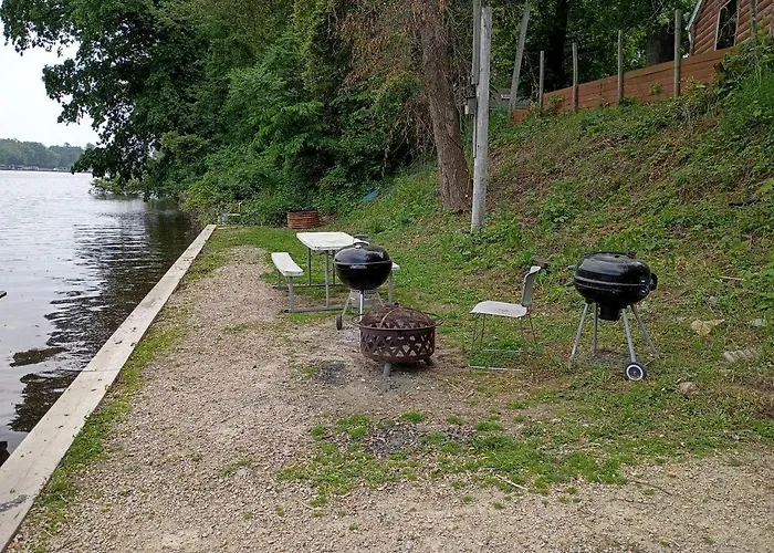 Cozy Riverside Cabin Rental With Fishing Access On Wolf River, Wisconsin