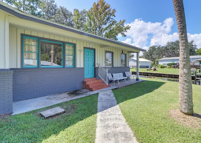 Charming Canalfront Retreat W/ Double Boat Slip!