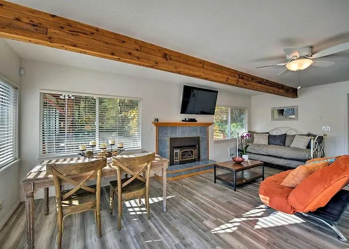 Beautiful Cabin Rental With Private Hot Tub On The Skykomish River In Washington